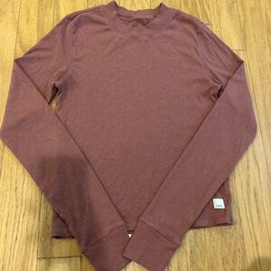 Vuori long sleeve shirt size medium